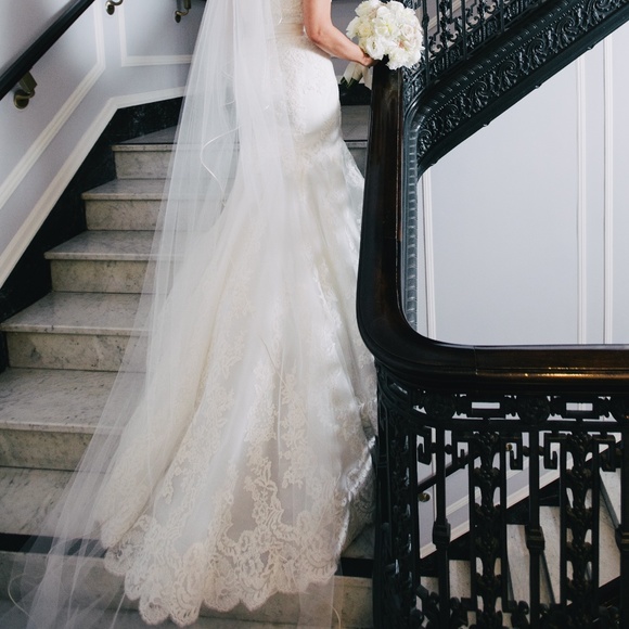 Bridal Gown - Enzoani Dakota Elegant Wedding Gown - Picture 2 of 16